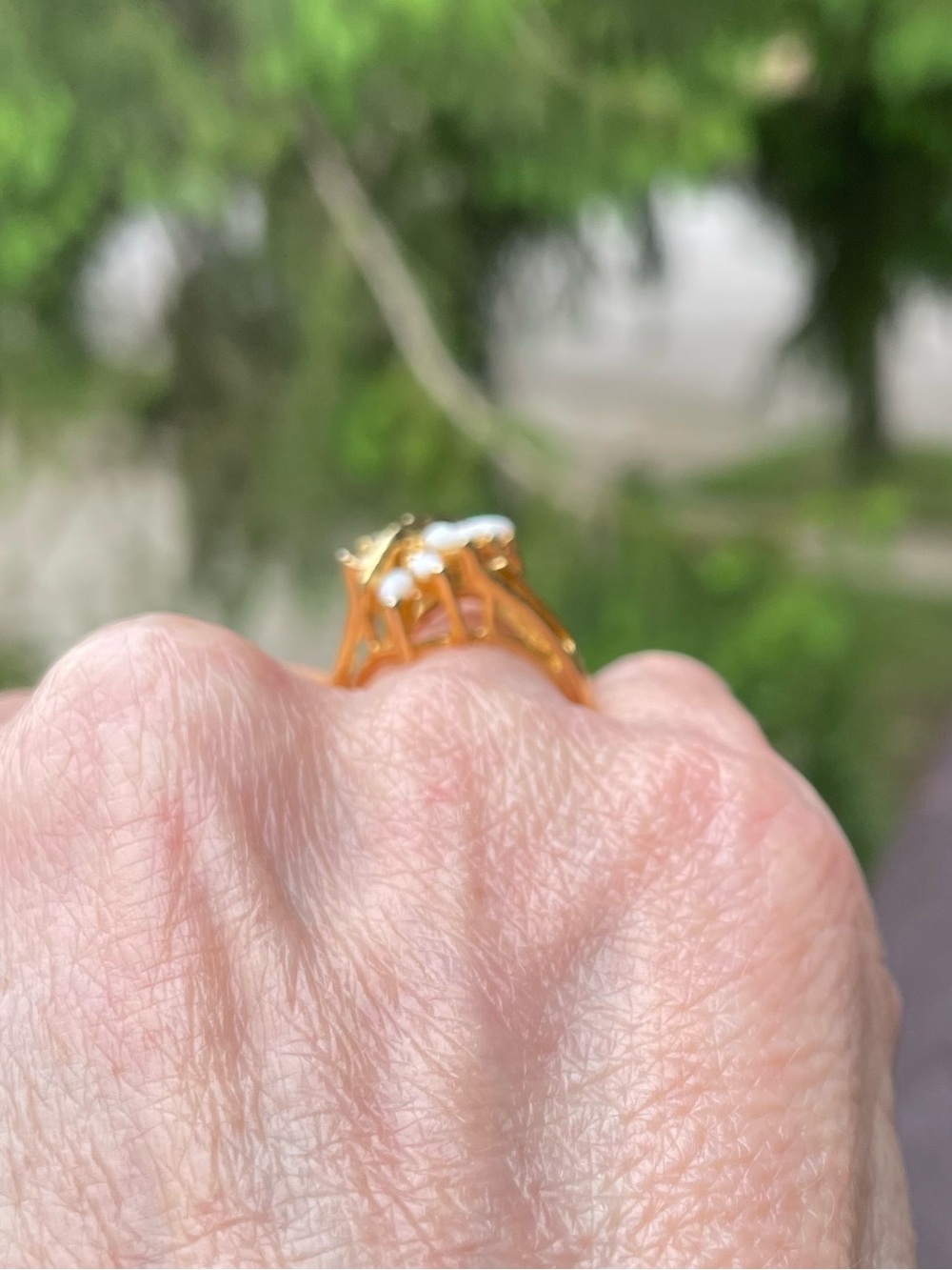 Vintage 1960s Cocktail Ring with Faux Opal & Rhinestones in Gold-tone, size 6.5 - Picture 2 of 10